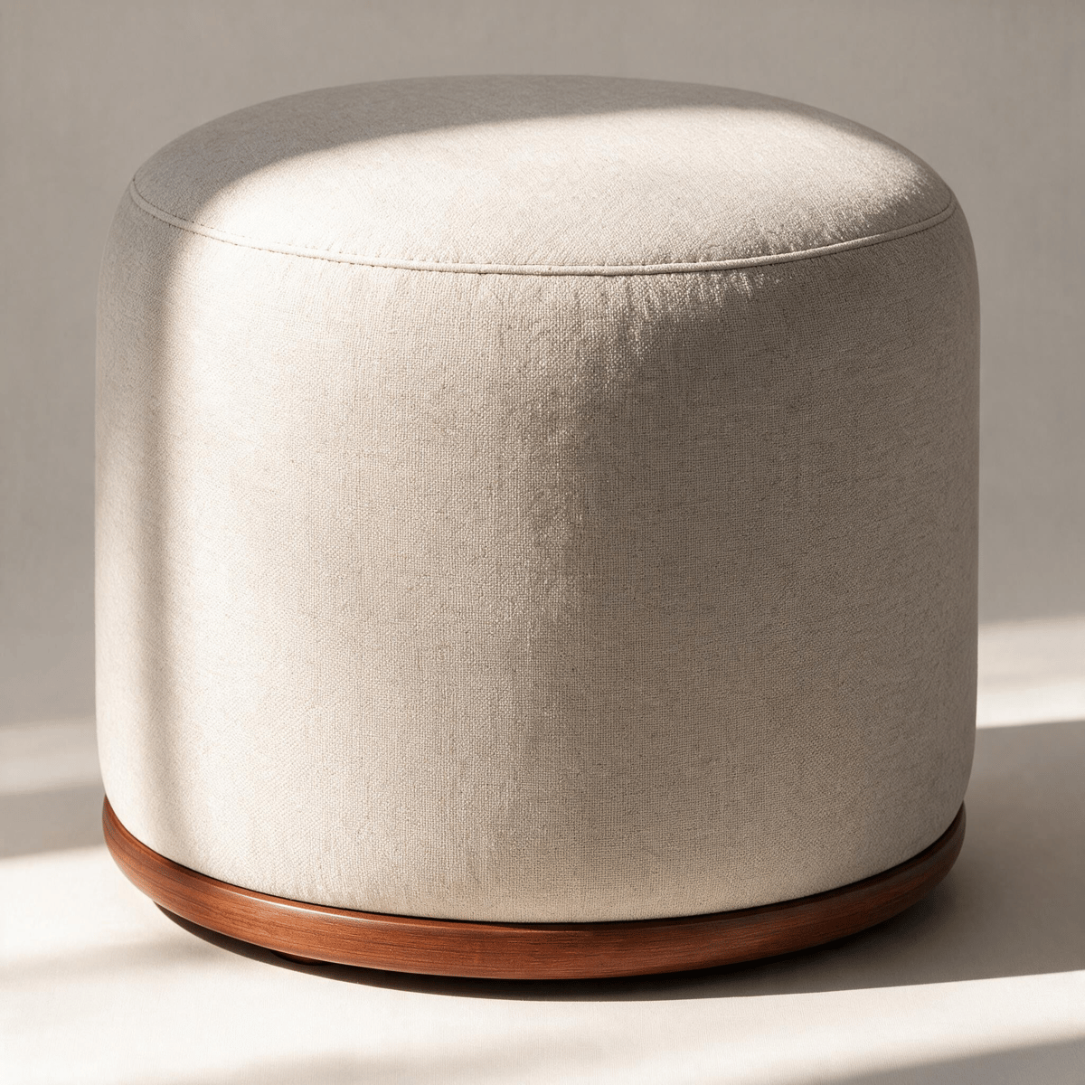 Pouf · R3105 — Studio photograph