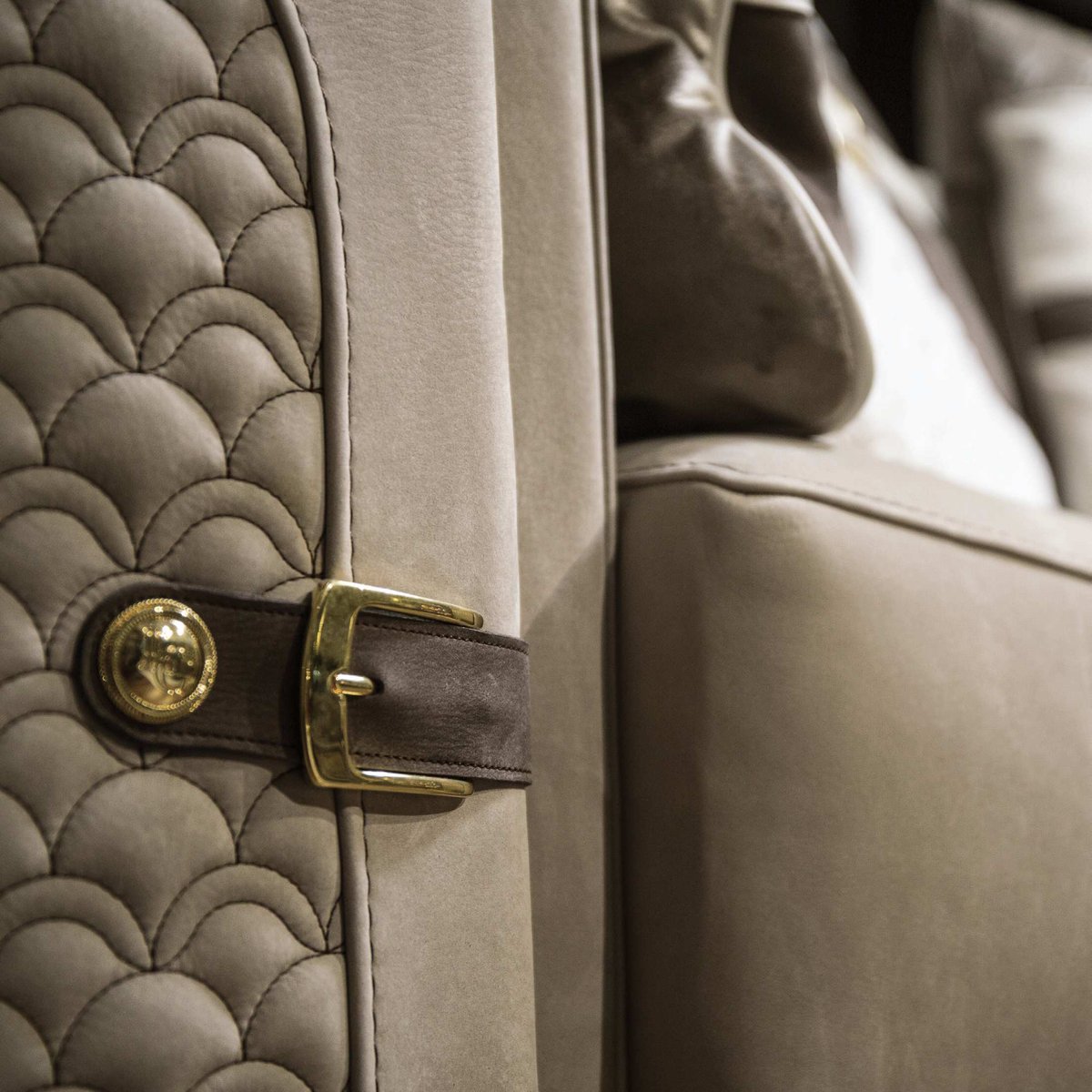 Sofa · R8613 — Detail