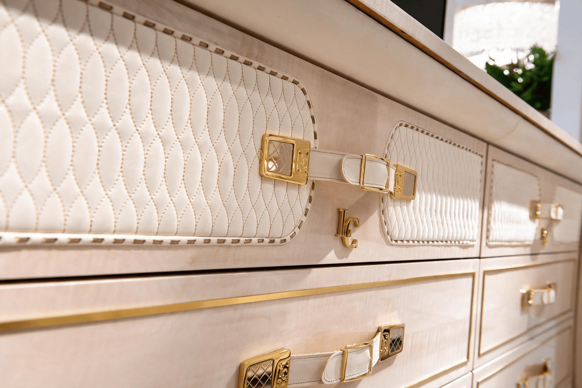 TV stand · R8503 — Detail
