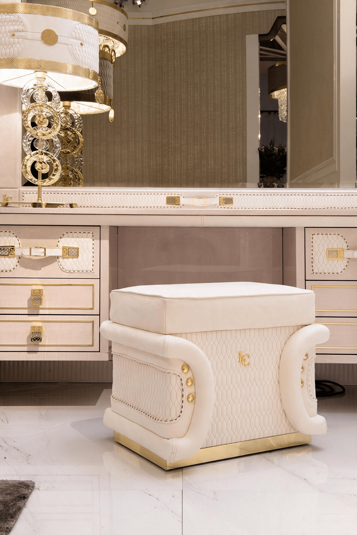 Pouf · R8505 — Collection interior