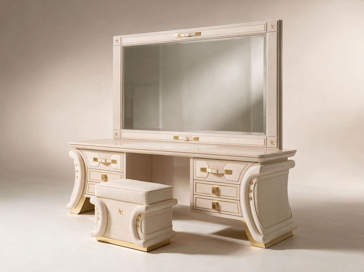 Dressing table · R8504 — Studio photograph