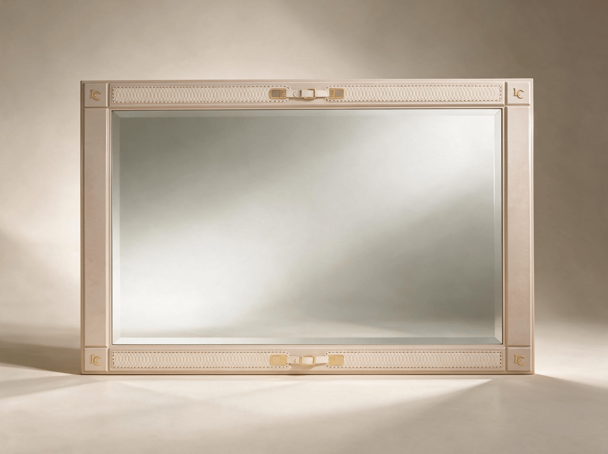 Dressing table mirror · R8506 — Studio photograph