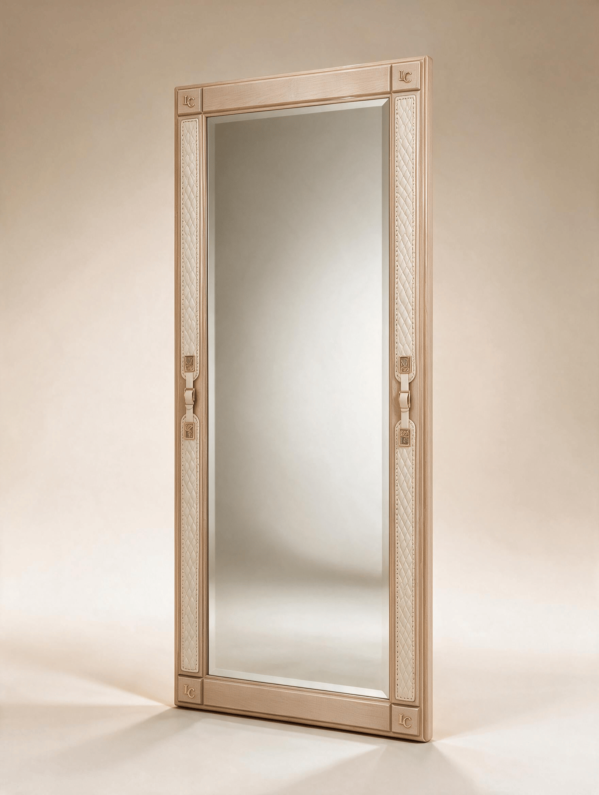Full-length mirror · R8514 — Studio photograph
