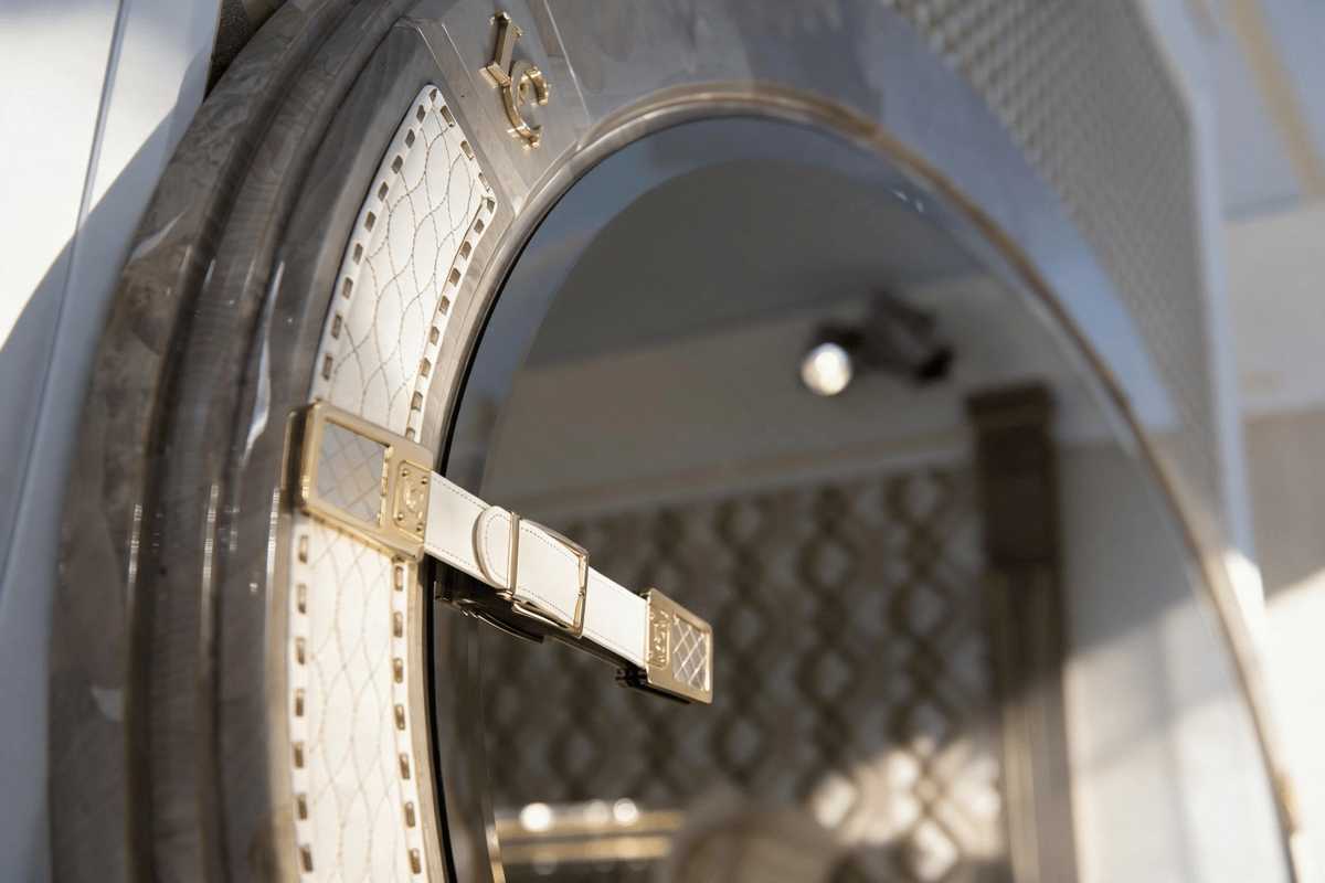 Mirror · R8517 — Detail
