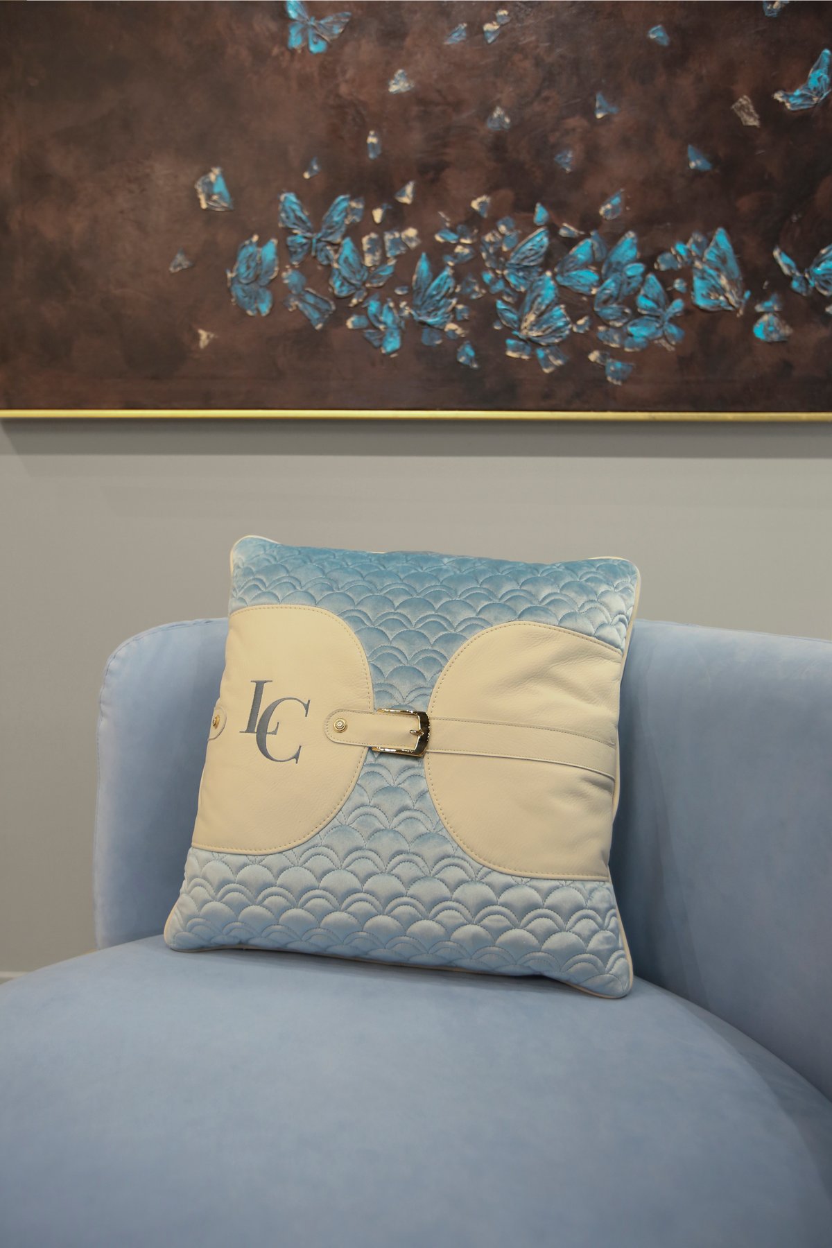Bedroom armchair · R8817 — Detail