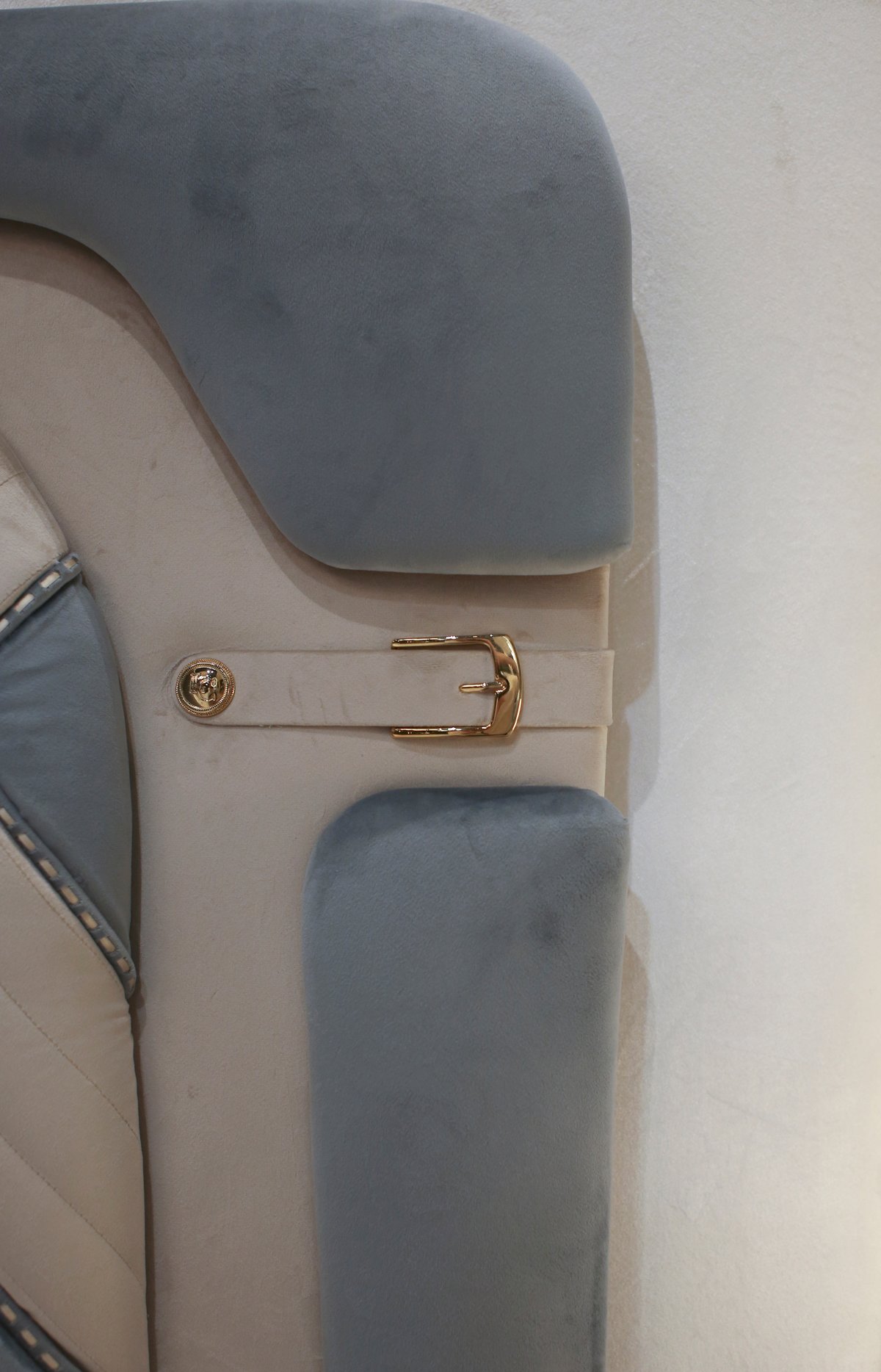 Bed · R8801 — Detail