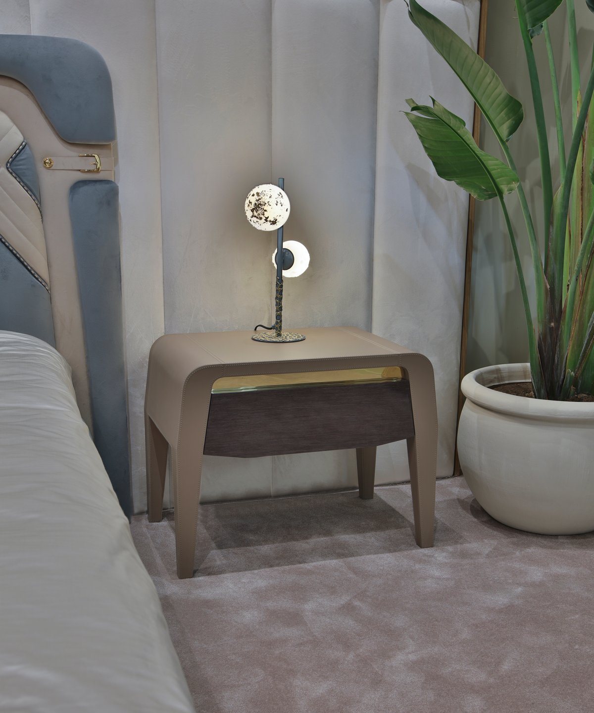 Bedside table · R8802 — Collection interior