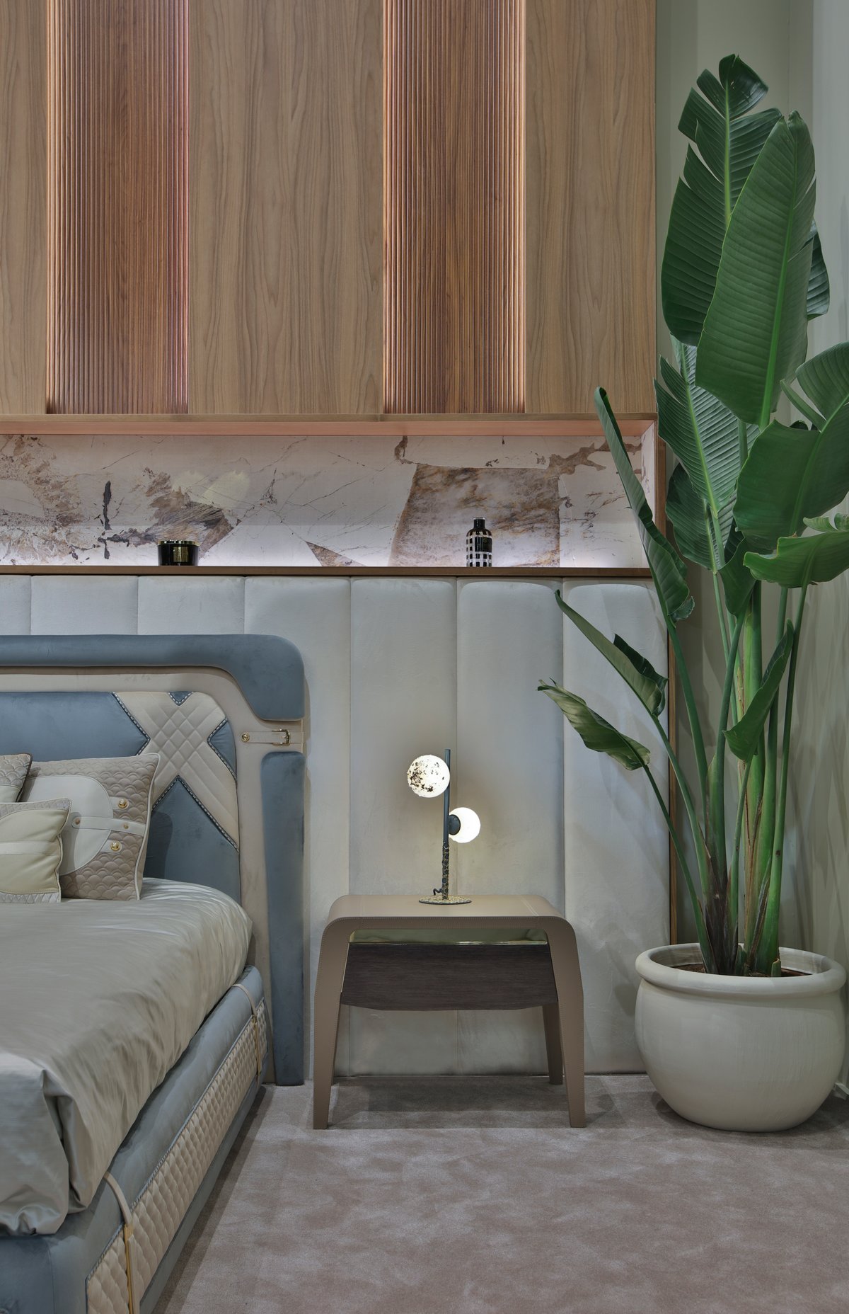Bedside table · R8802 — Collection interior